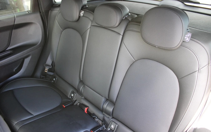 MINI Countryman cena 99900 przebieg: 97610, rok produkcji 2020 z Poddębice małe 254